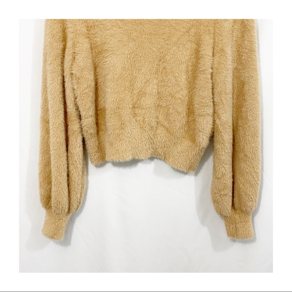 Aritzia Sunday Best Kitten Crewneck Eyelash Knit Fuzzy Pullover Sweater - Picture 4 of 11
